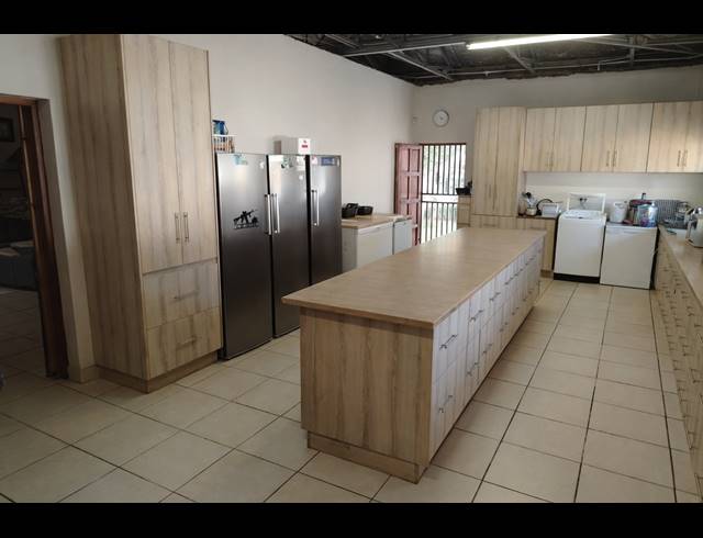 3 BEDROOM FREEHOLD FOR SALE IN OOS EINDE